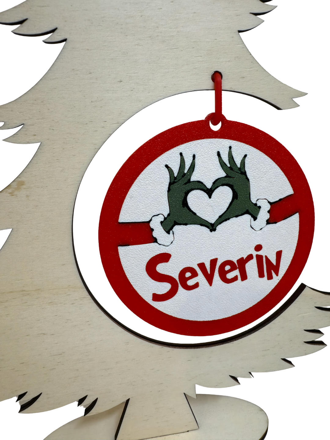 Persönlicher Weihnachtsbaum aus Holz mit individuellem Namens-Anhänger