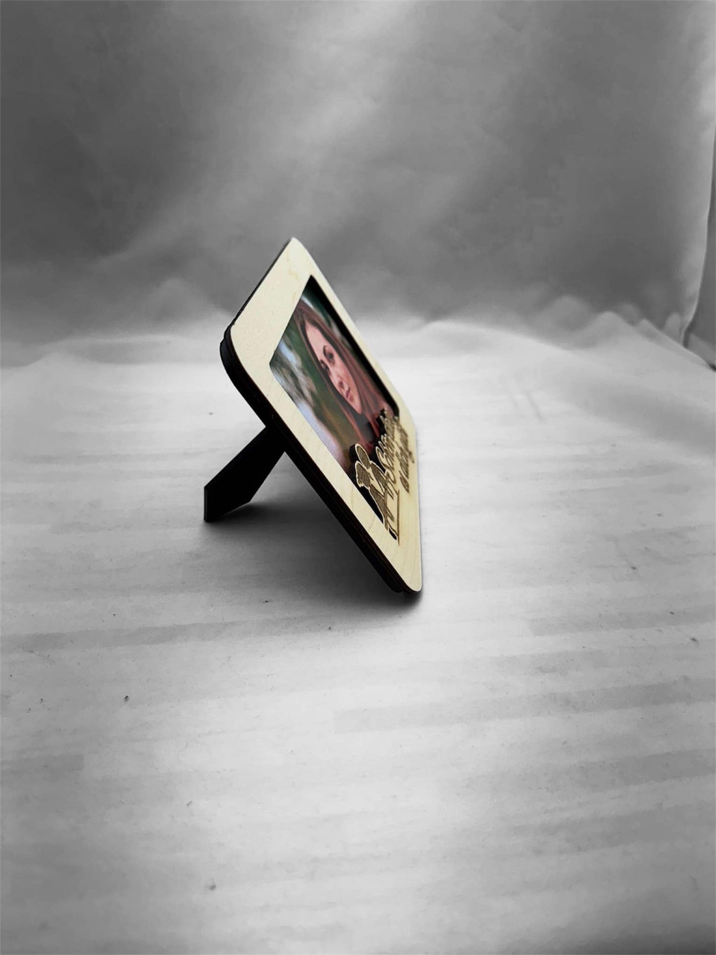 Fotorahmen "Schön dass es dich gibt" mit Wunschname