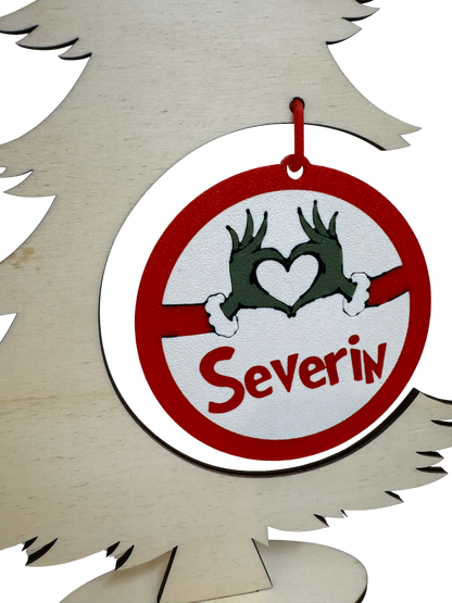 Persönlicher Weihnachtsbaum aus Holz mit individuellem Namens-Anhänger